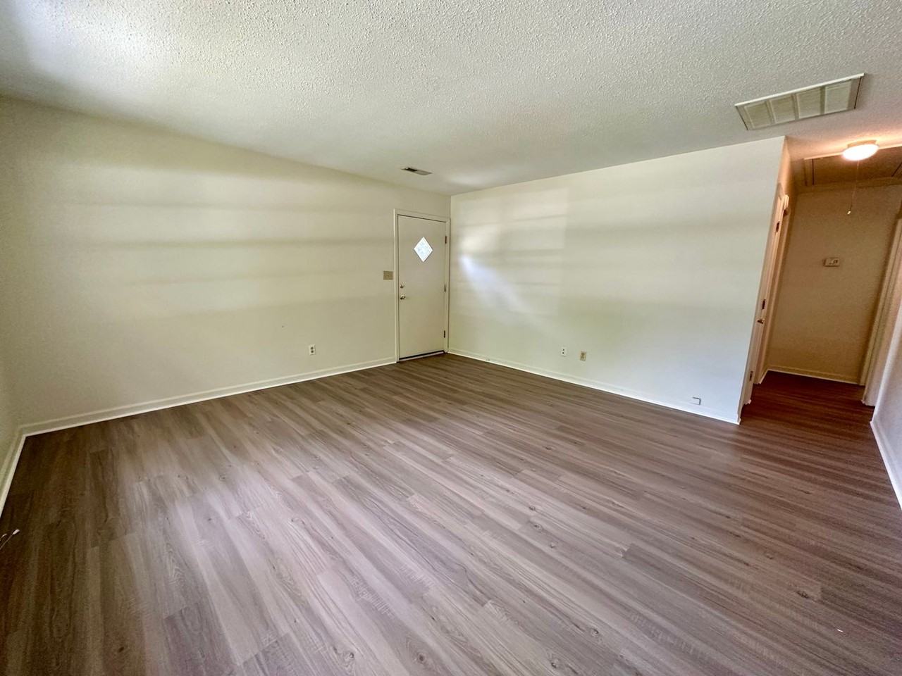 2060A Hideaway Dr - Photo 2 of 8