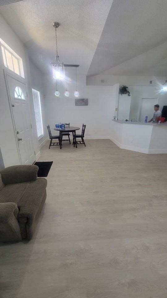7616 Pine Nest Ct - Photo 5 of 19