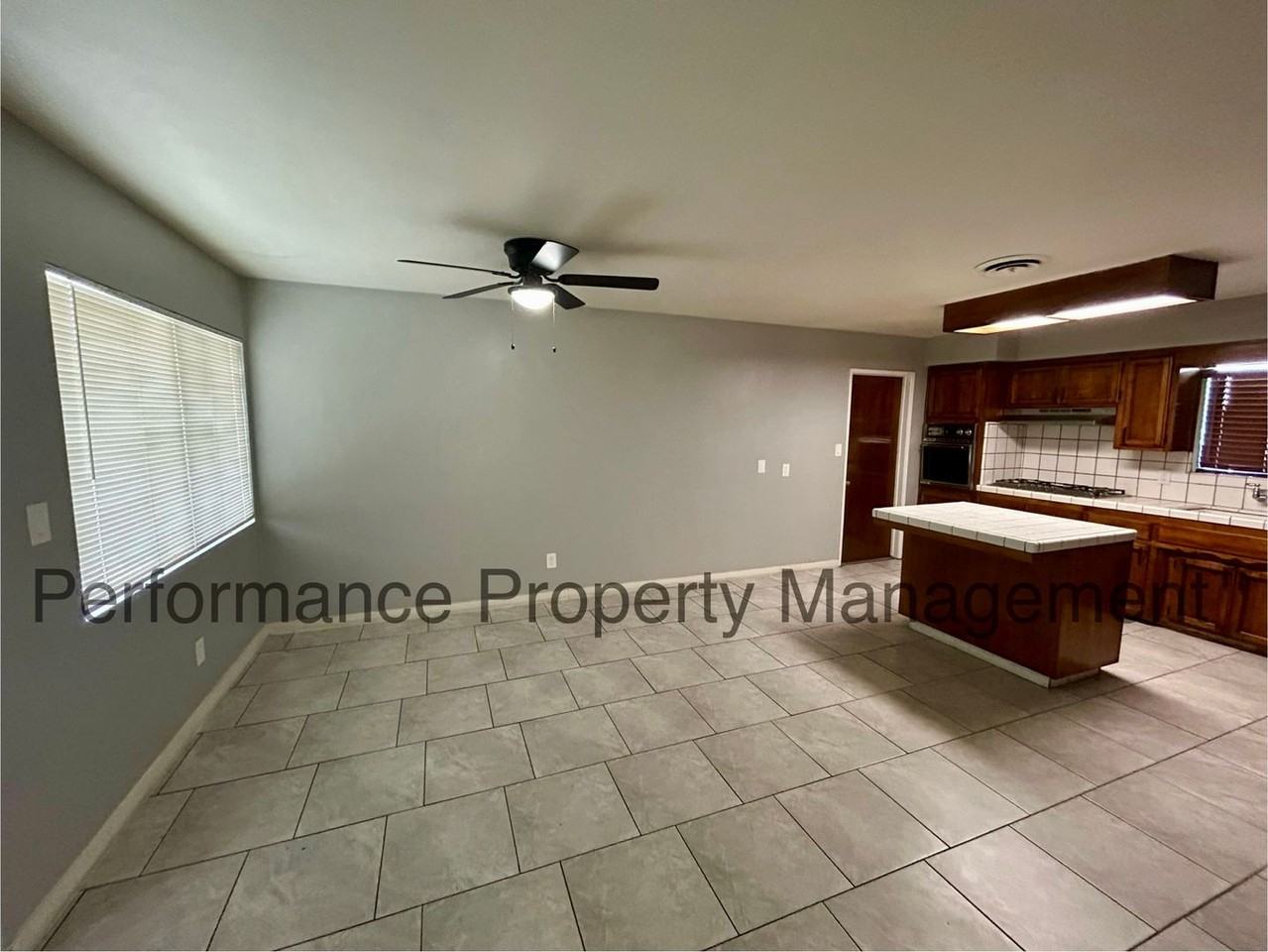 2401 Sherwood Ave - Photo 3 of 16