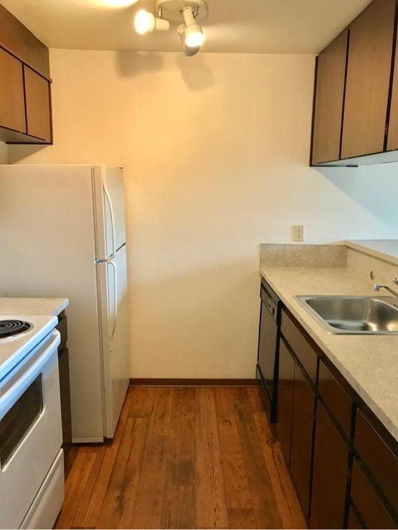 417 SW 155th St - Photo 2 of 6