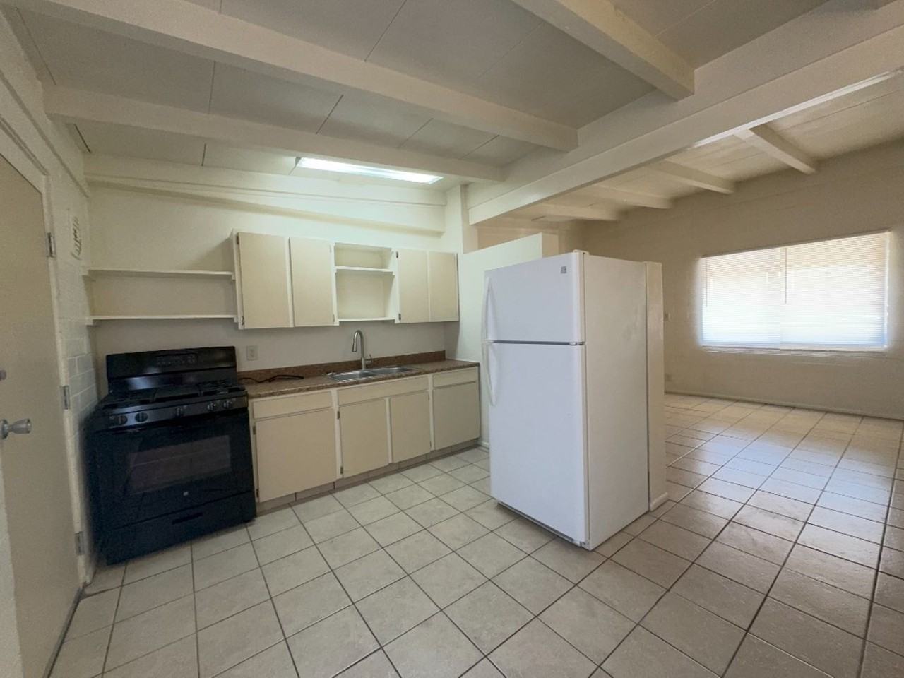 1800 E Fry Blvd #07 - Photo 5 of 13