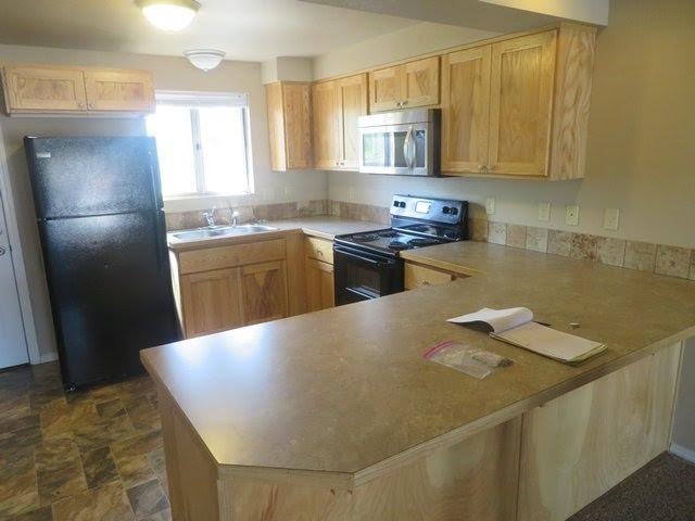 6527 W Douglas St - Photo 4 of 25