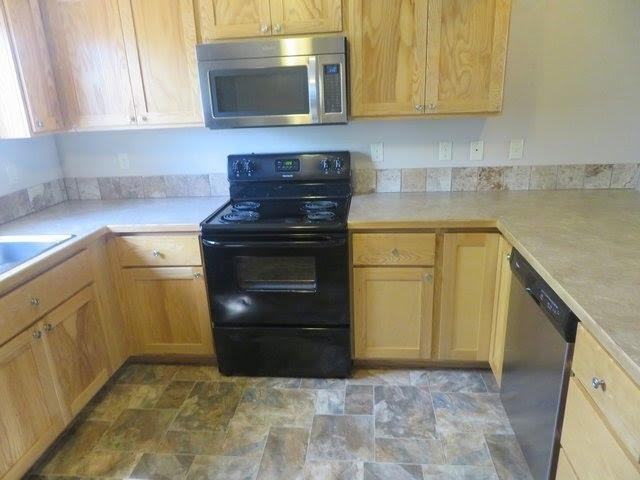 6527 W Douglas St - Photo 5 of 25