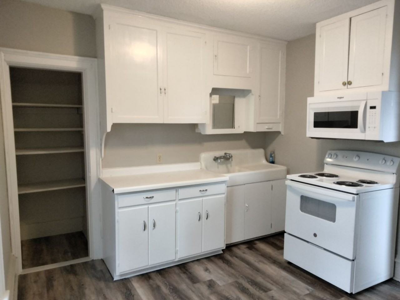 327 327 8th Street NW - RHS 327- #B - Photo 5 of 15