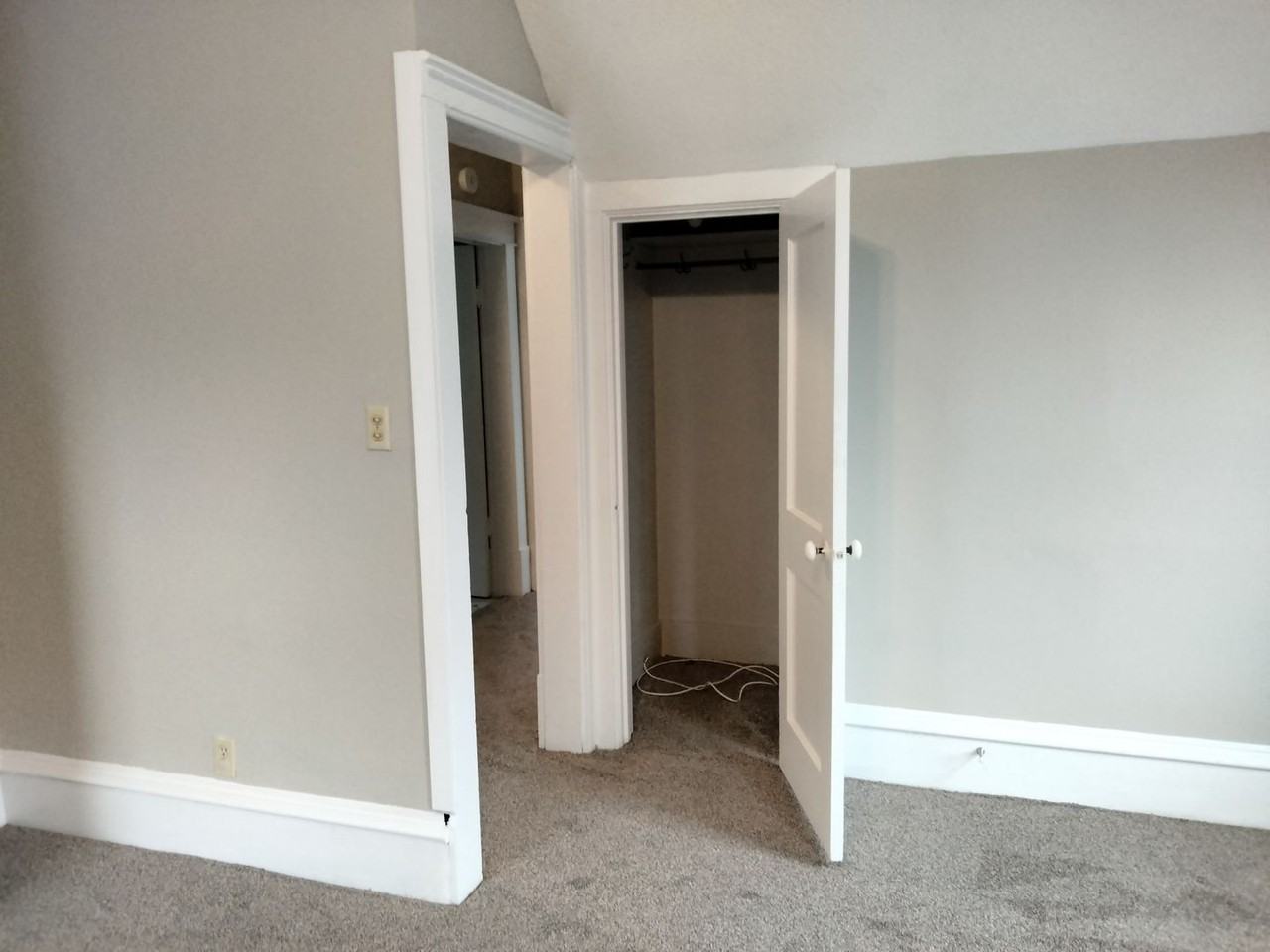 327 327 8th Street NW - RHS 327- #B - Photo 7 of 15