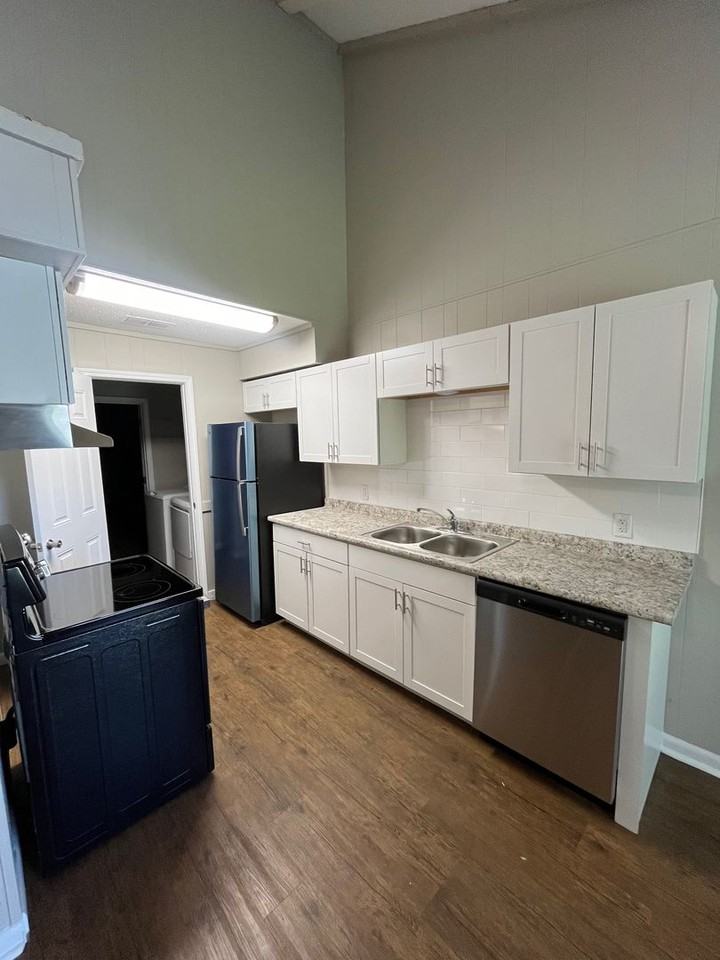 198 Wendwood Dr - Photo 3 of 12