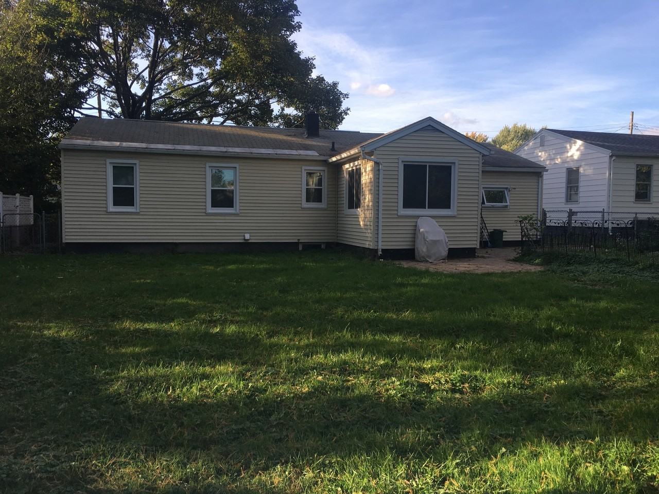 102 Gale Ave - Photo 3 of 18