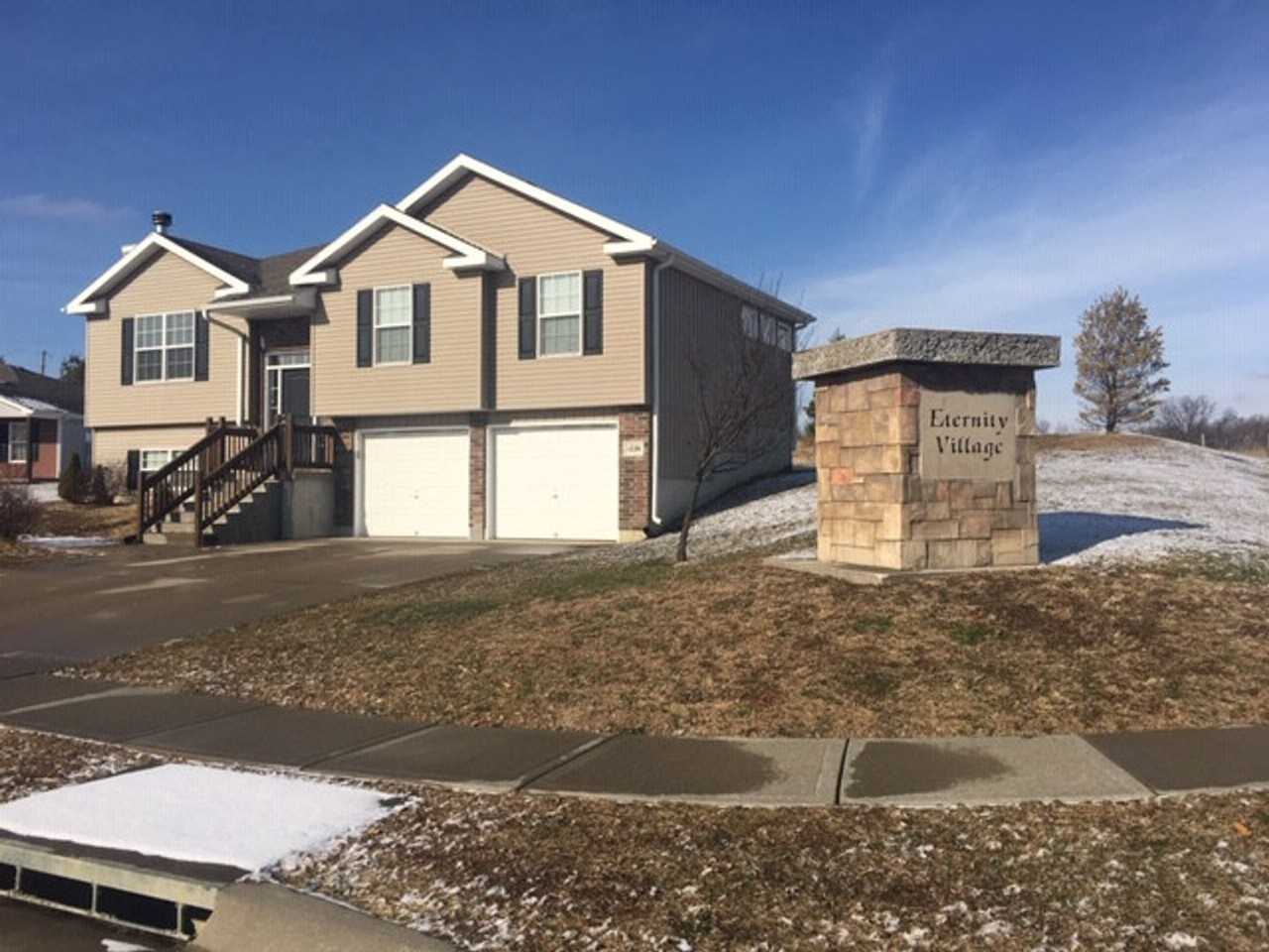 1226 Kimmy Ln - Photo 2 of 29