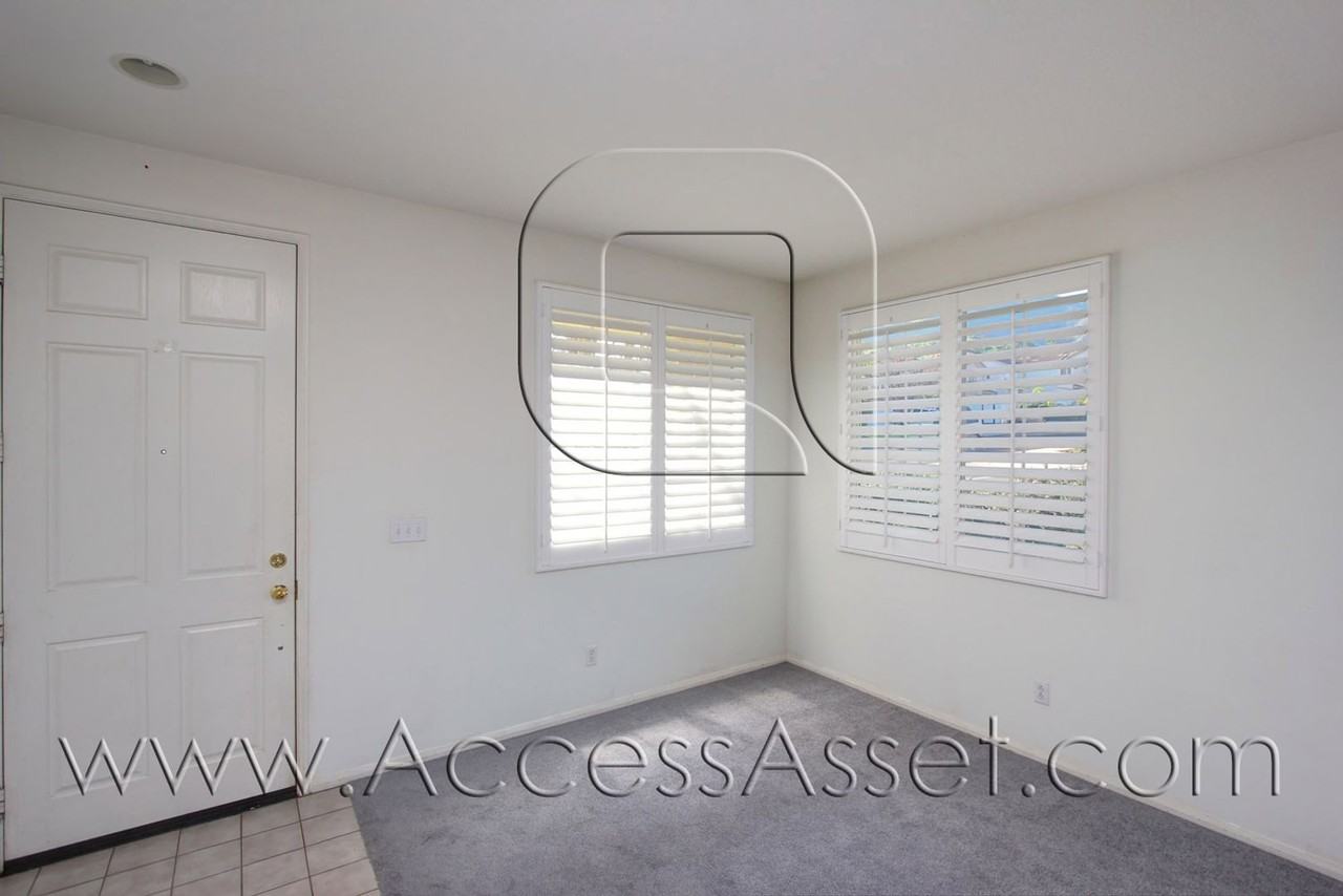 33145 Shoreline Dr - Photo 3 of 24