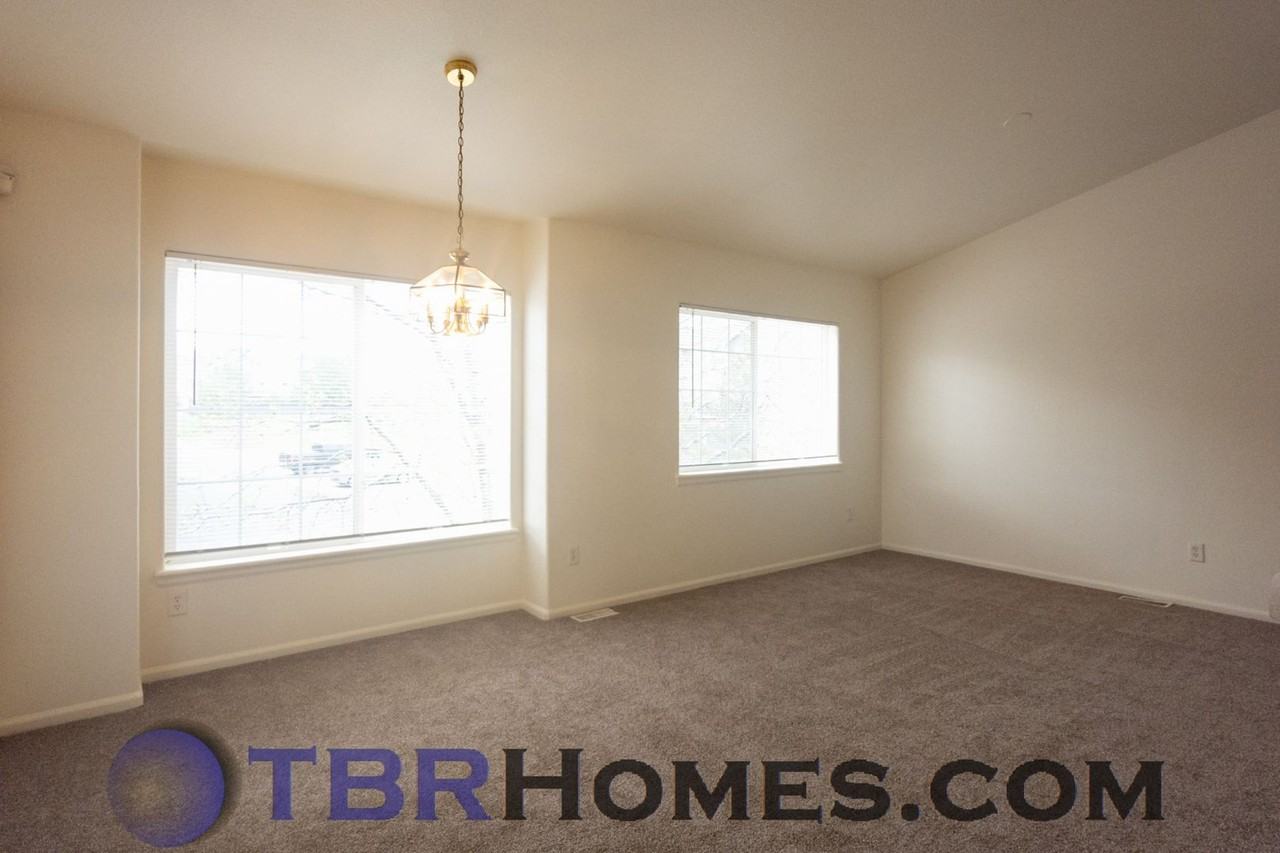1441 S Danube Way - Photo 5 of 19