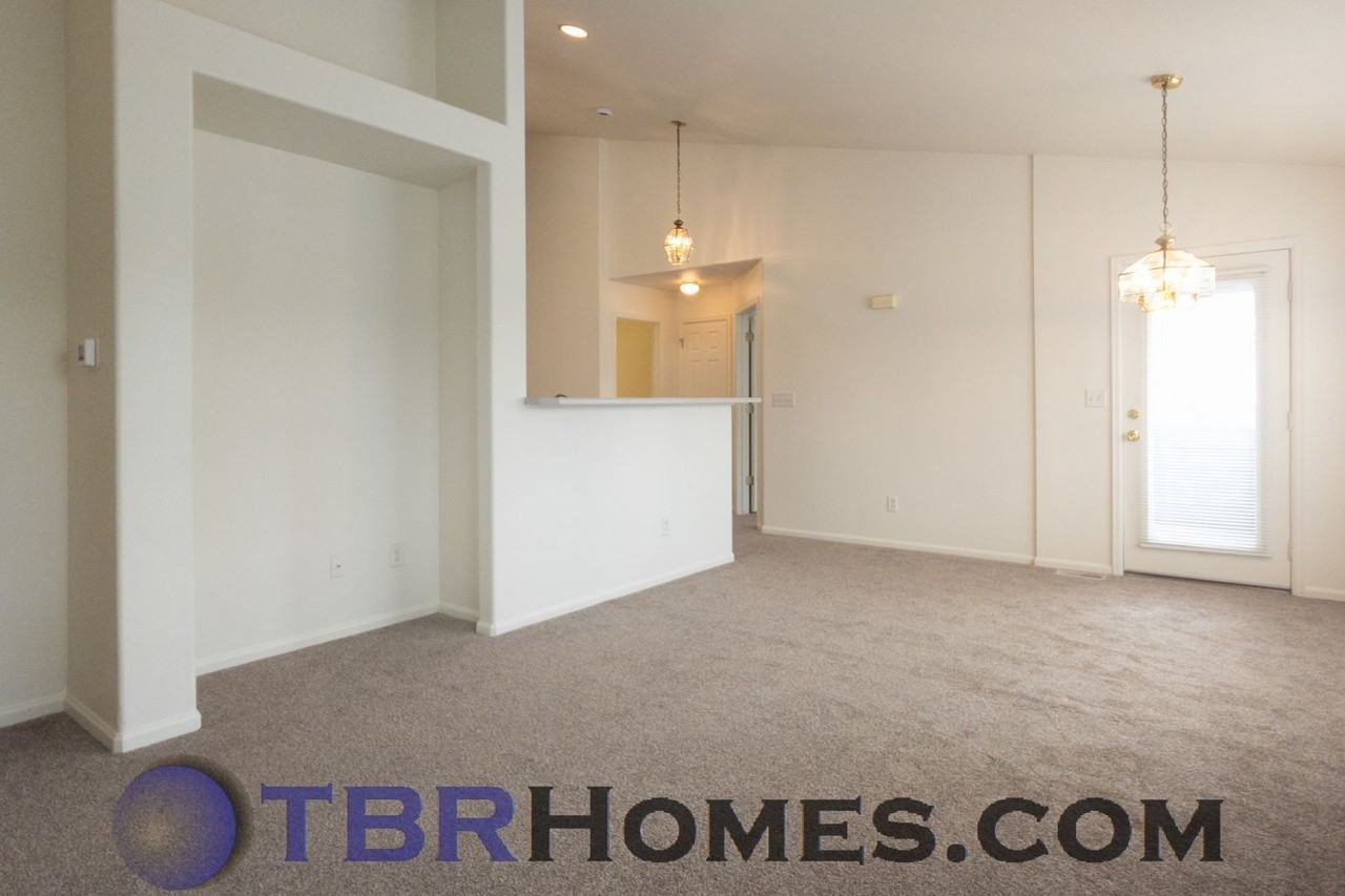 1441 S Danube Way - Photo 7 of 19