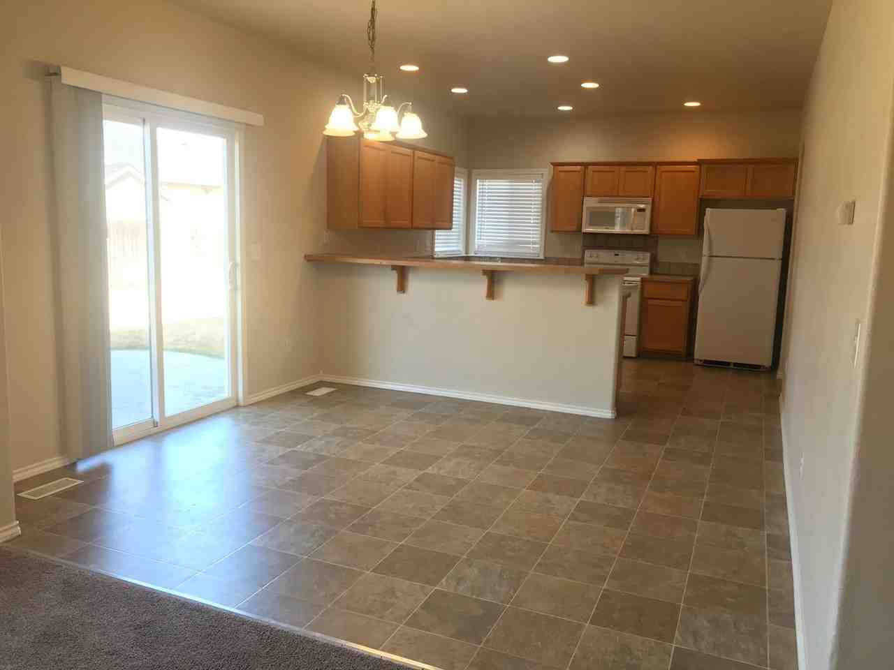 3769 N Frandon Ave - Photo 7 of 27