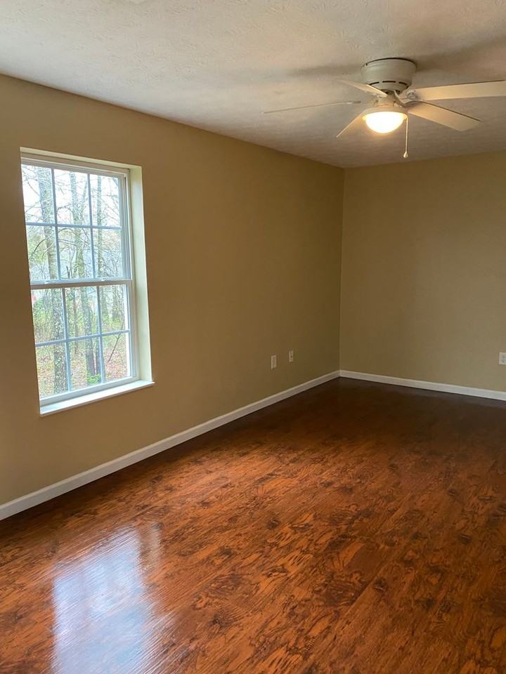 1155 Rosella Dr - Photo 4 of 10