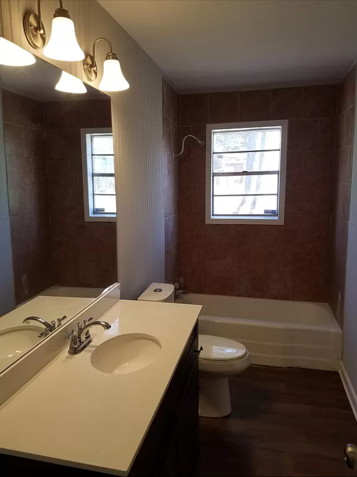 9427 Normandie Dr - Photo 3 of 7