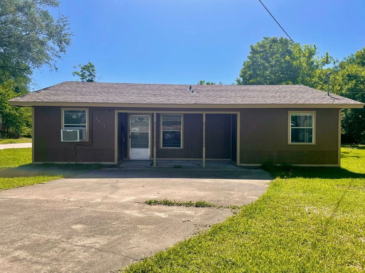 3415 Goliad St - Photo 2 of 19