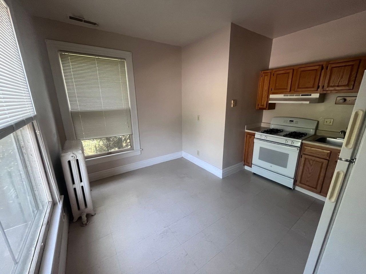 Condos At Highland Park - Photo 6 of 9