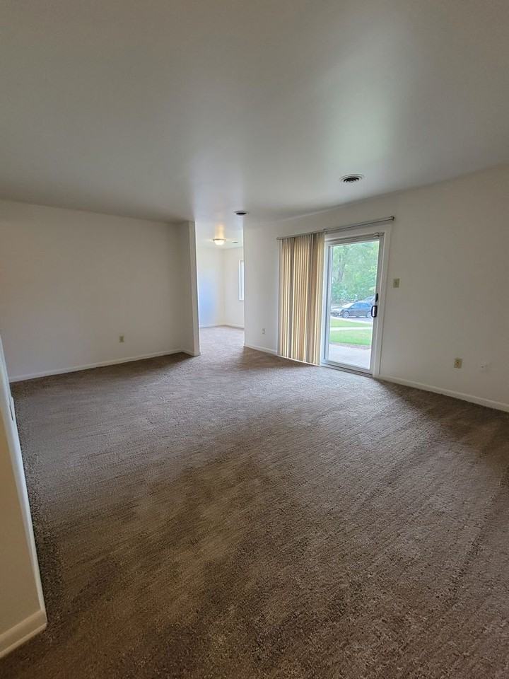 Stone Ridge Apartments - Photo 2 of 34