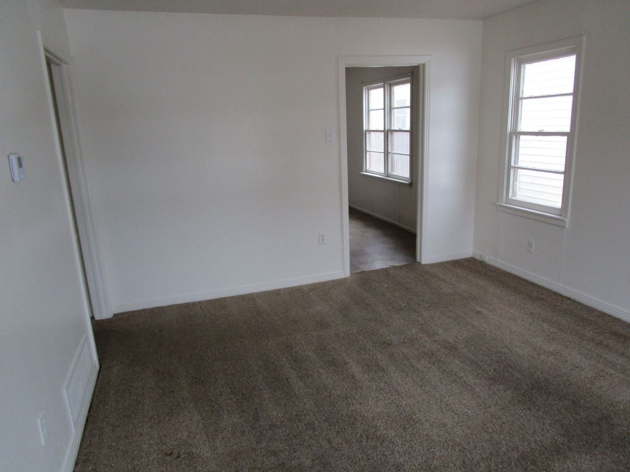 2604 27th St - Photo 4 of 10