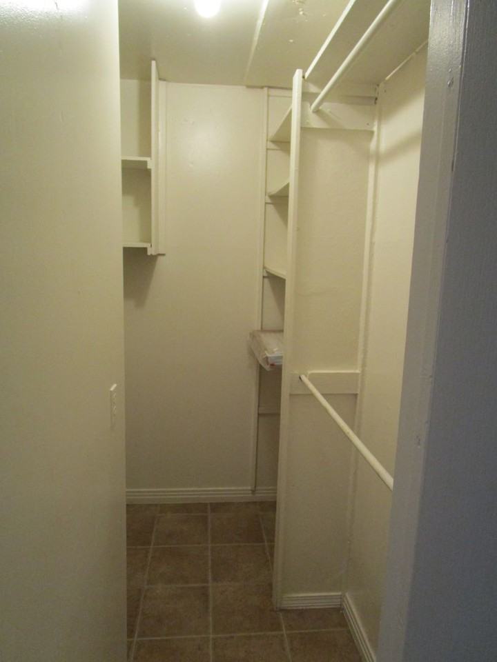 2604 27th St - Photo 5 of 10