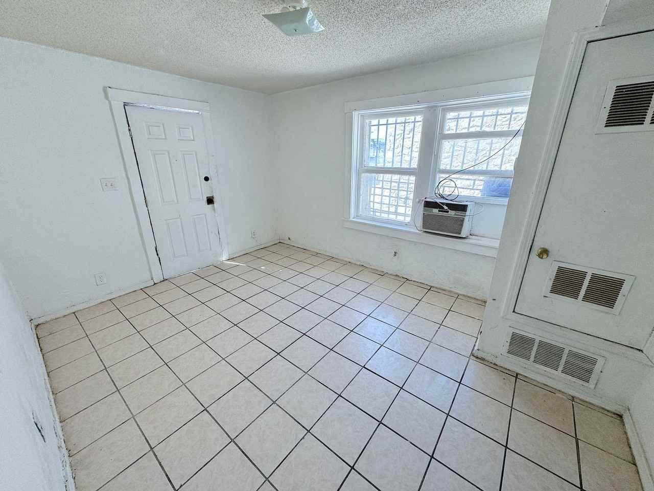 205 W California Ave - Photo 2 of 11