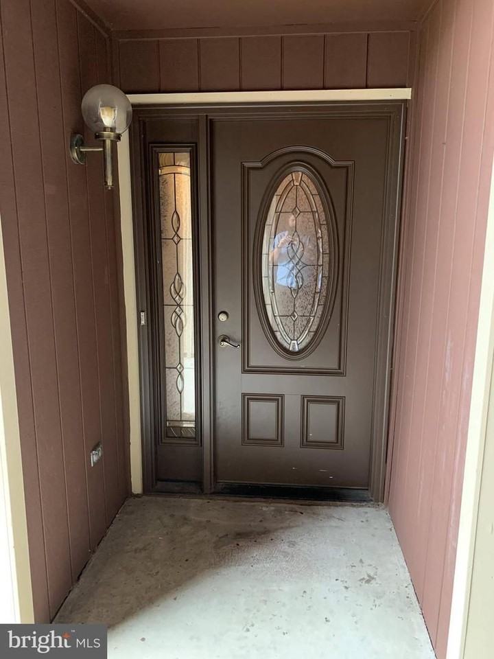 832 Lee Ln - Photo 2 of 28