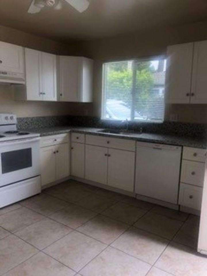 322 Trescony St - Photo 6 of 8