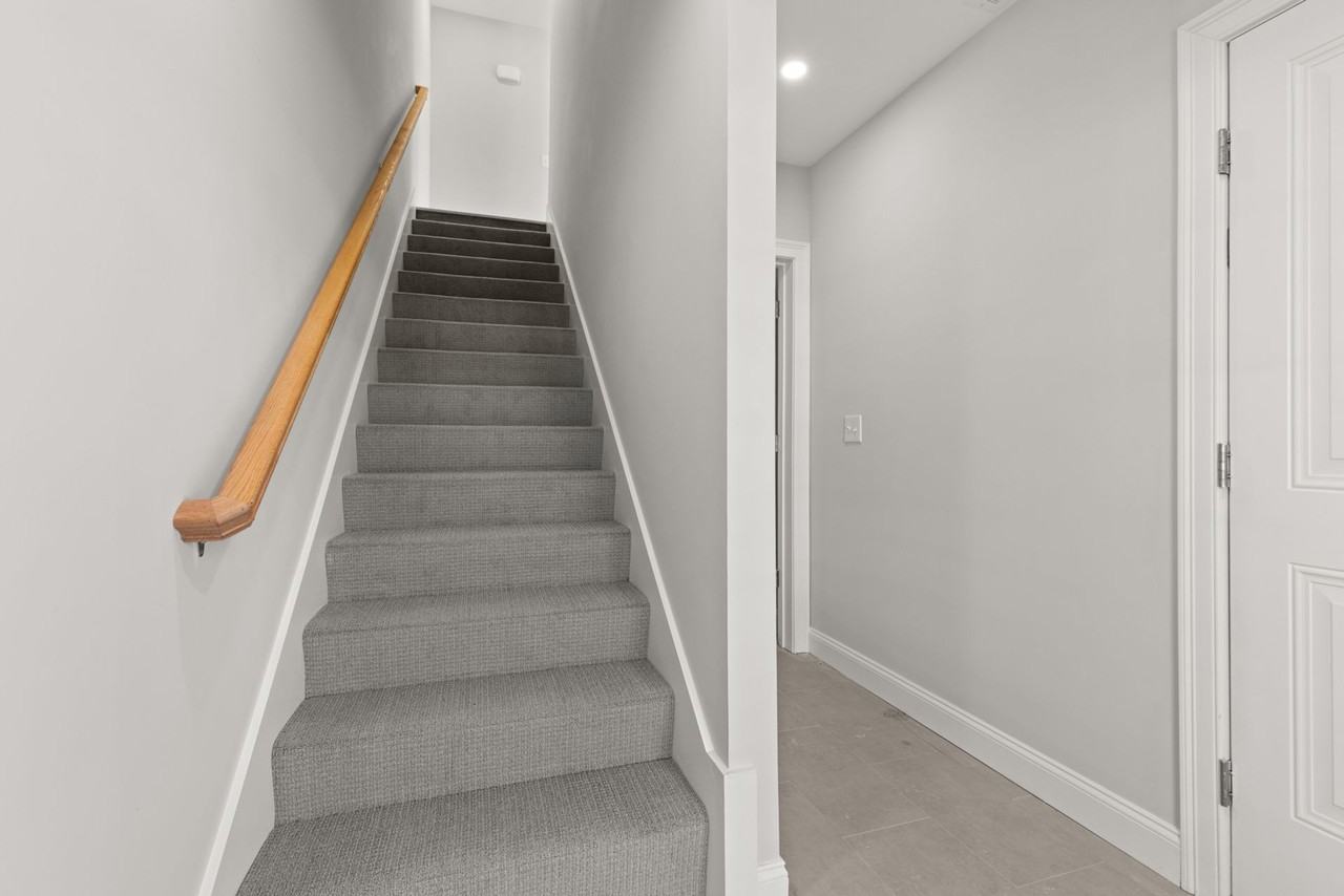 Cielo Drive Townhouses - Photo 5 of 24