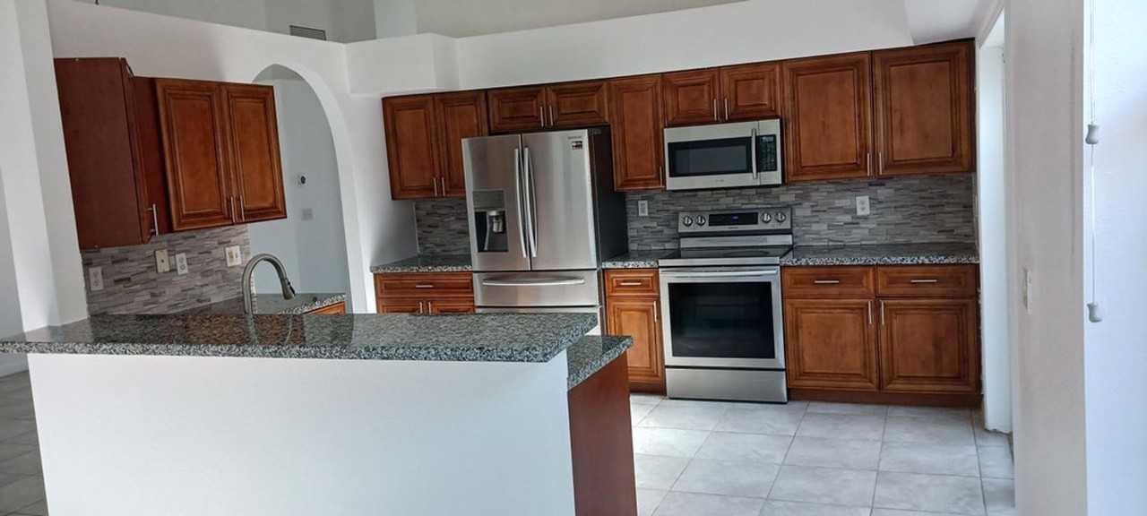 4922 Gateway Gardens Dr - Photo 2 of 19