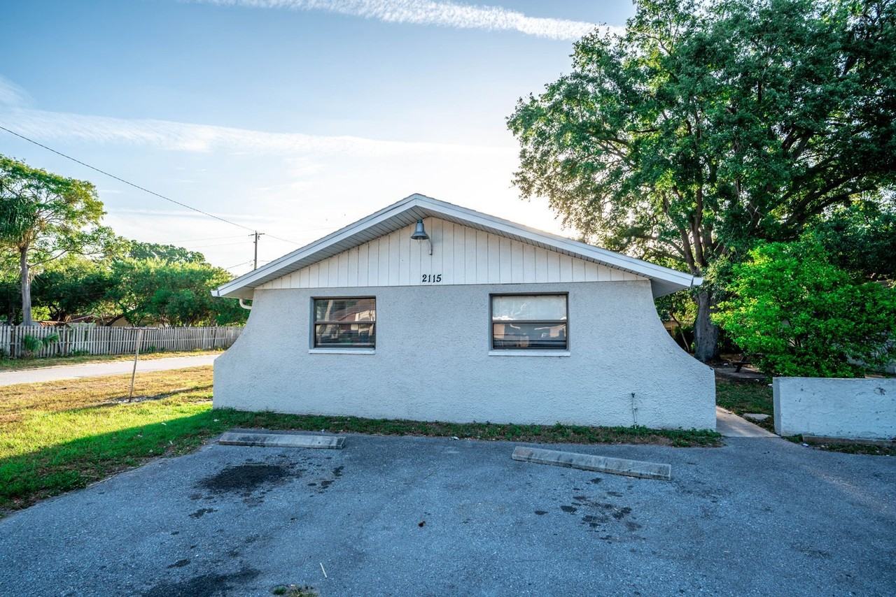 2115 Coral Way Largo, FL 33771 - Photo 3 of 19