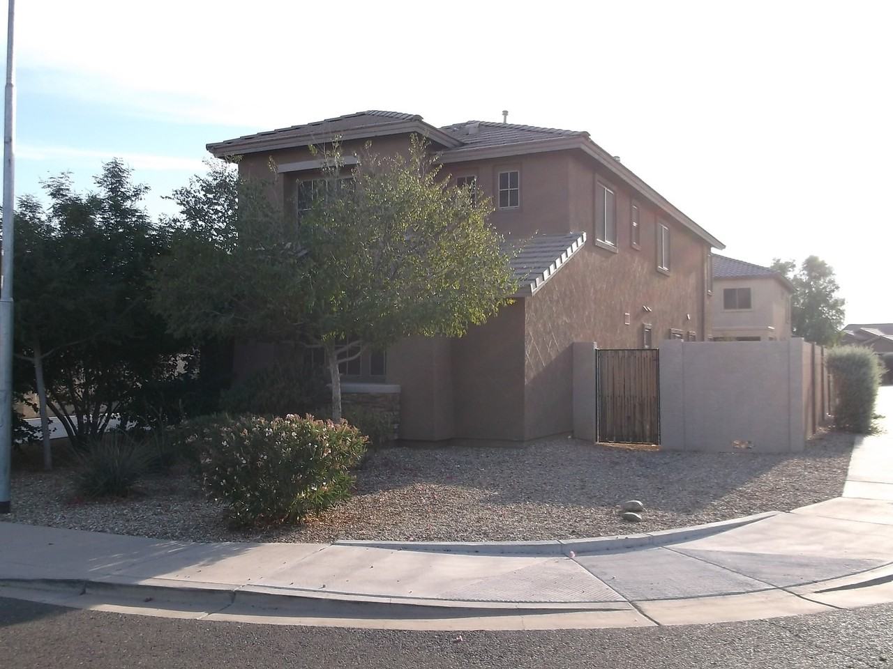 16442 N 152nd Ln - Photo 2 of 7