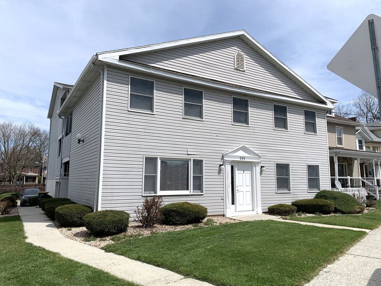 253 College Ave - Photo 2 of 23