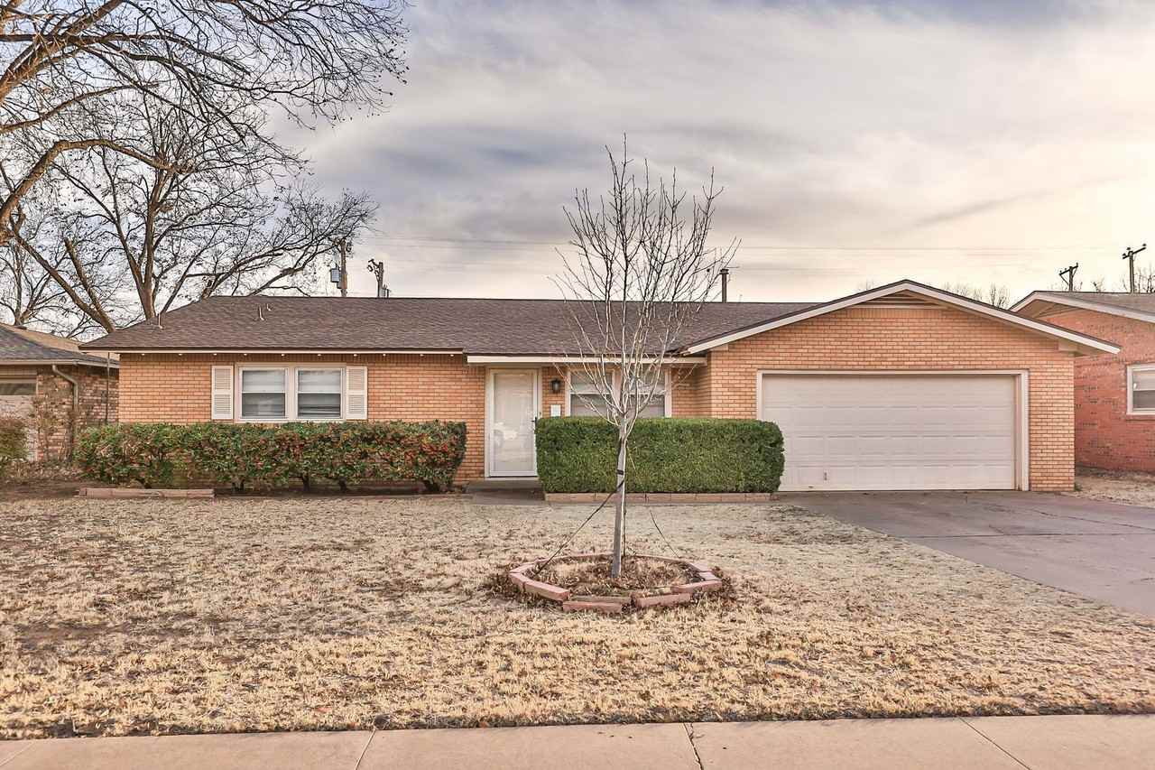 3805 48th St - Photo 2 of 30