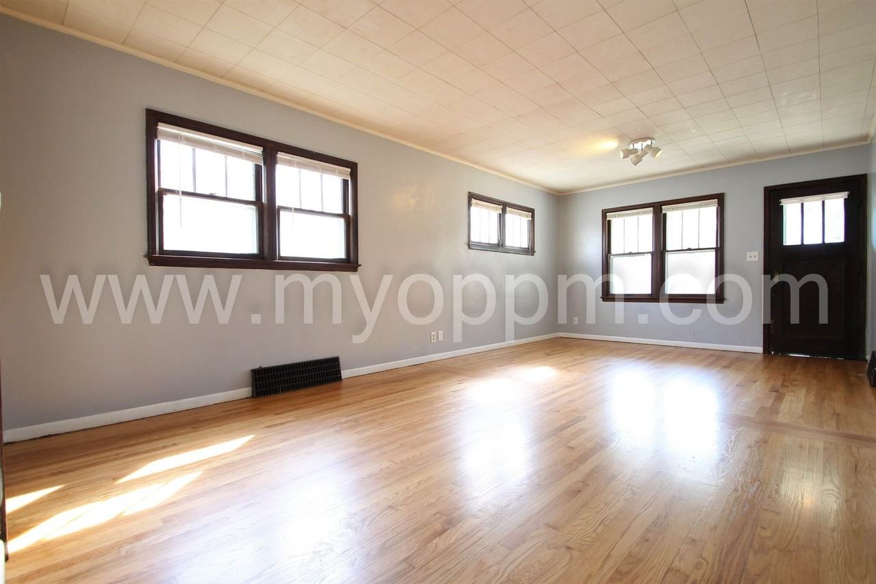 4501 S 38th St - Photo 2 of 15