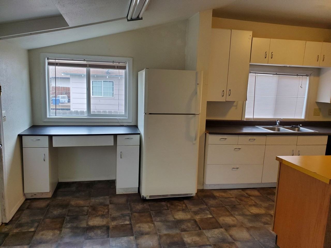 2904 N Ash St - Photo 4 of 13