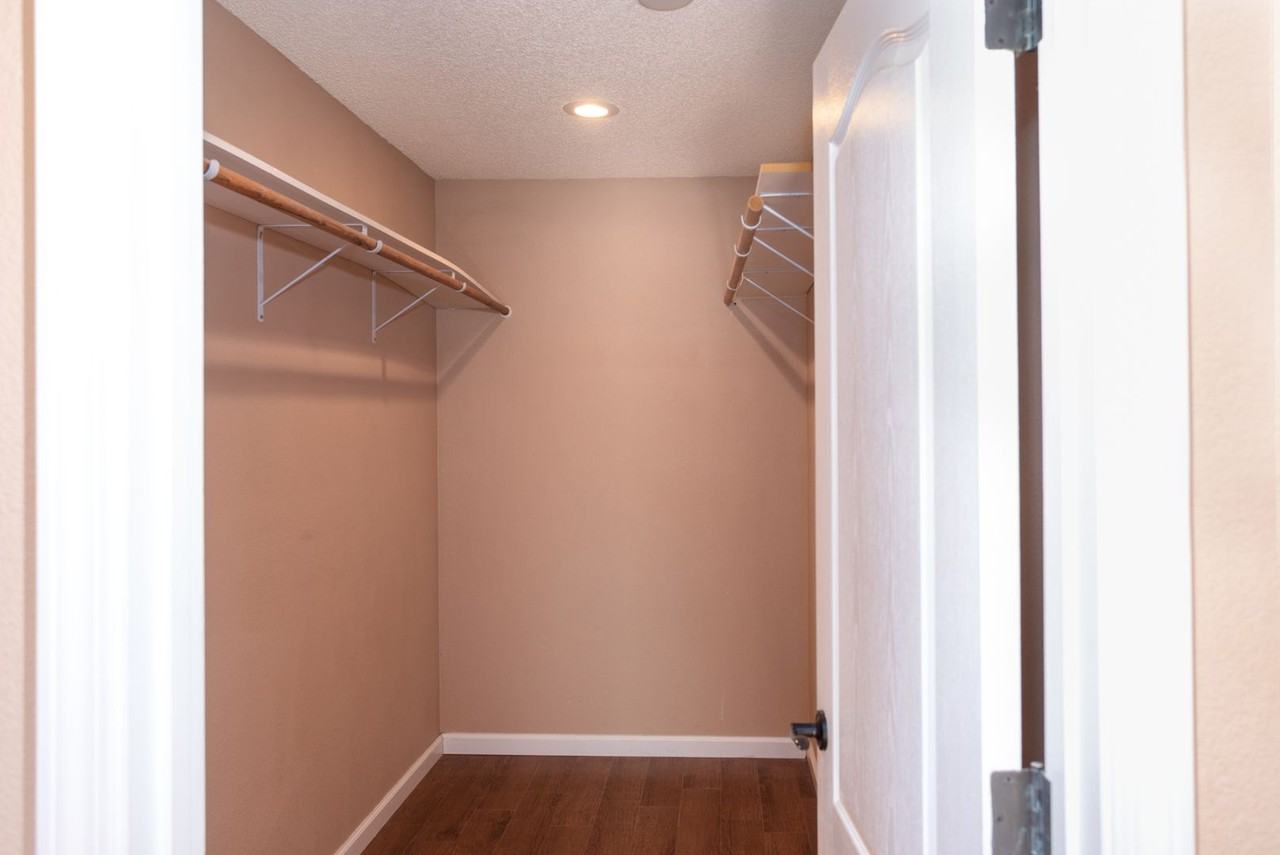 1927 Carmenita Ct - Photo 6 of 20