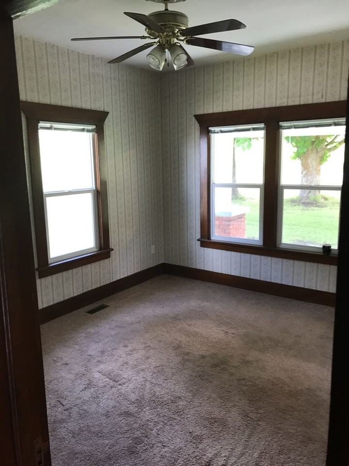 8302 S Hilby Rd - Photo 7 of 16