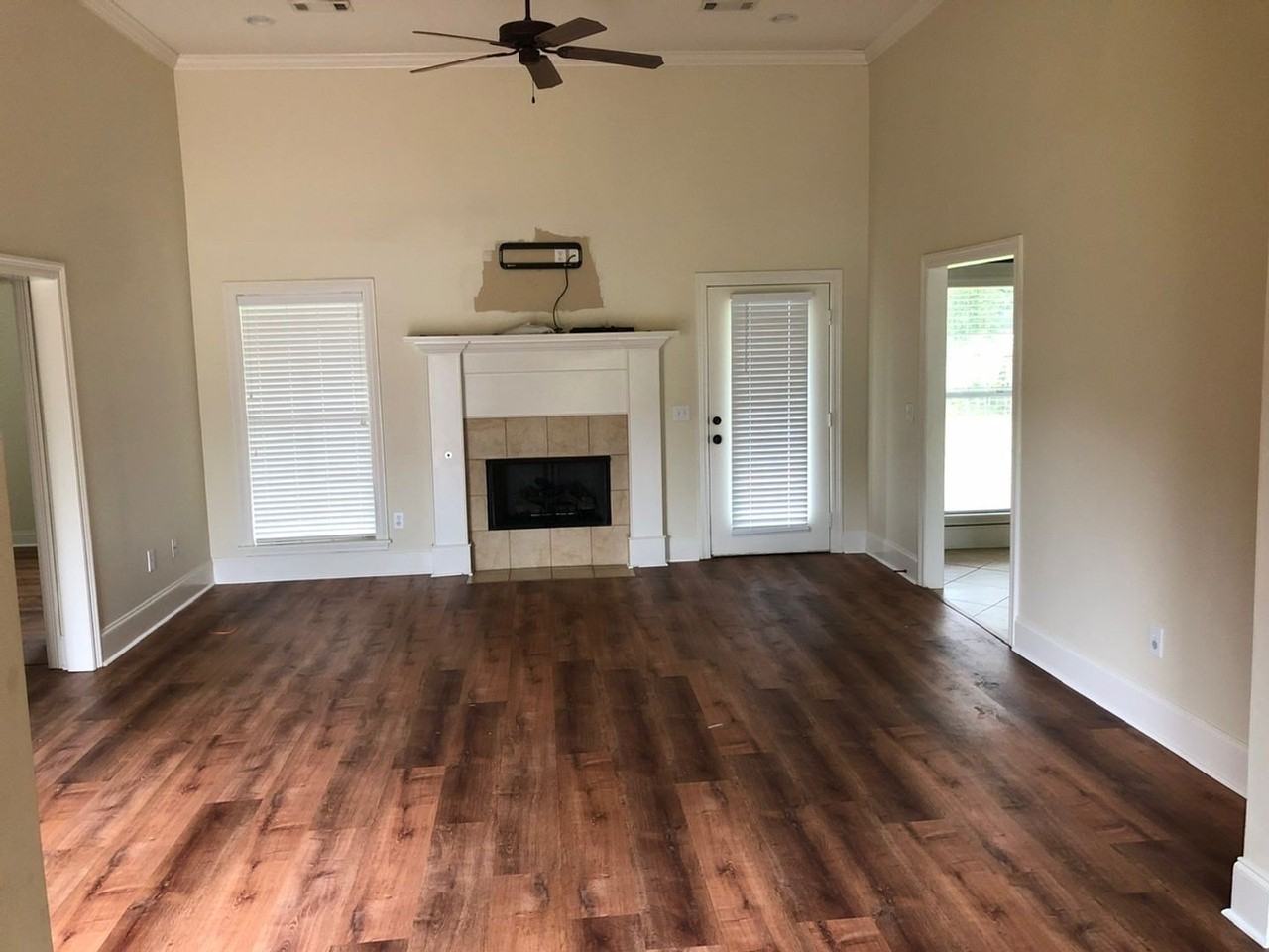 123 Devlin Dr - Photo 3 of 9