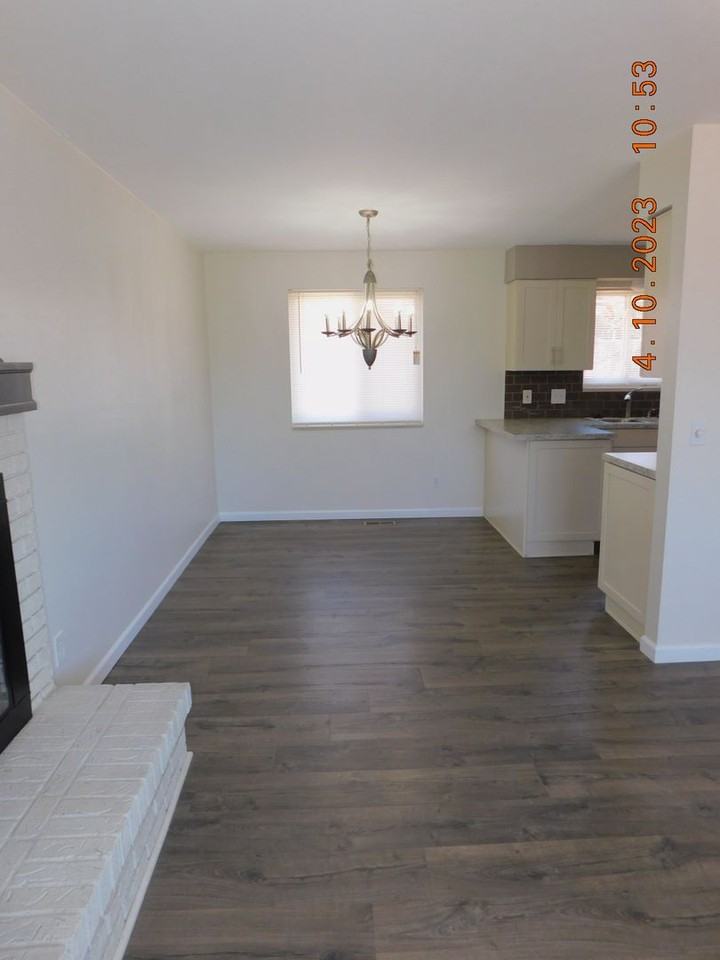 9439 W Burgundy Ave - Photo 5 of 22