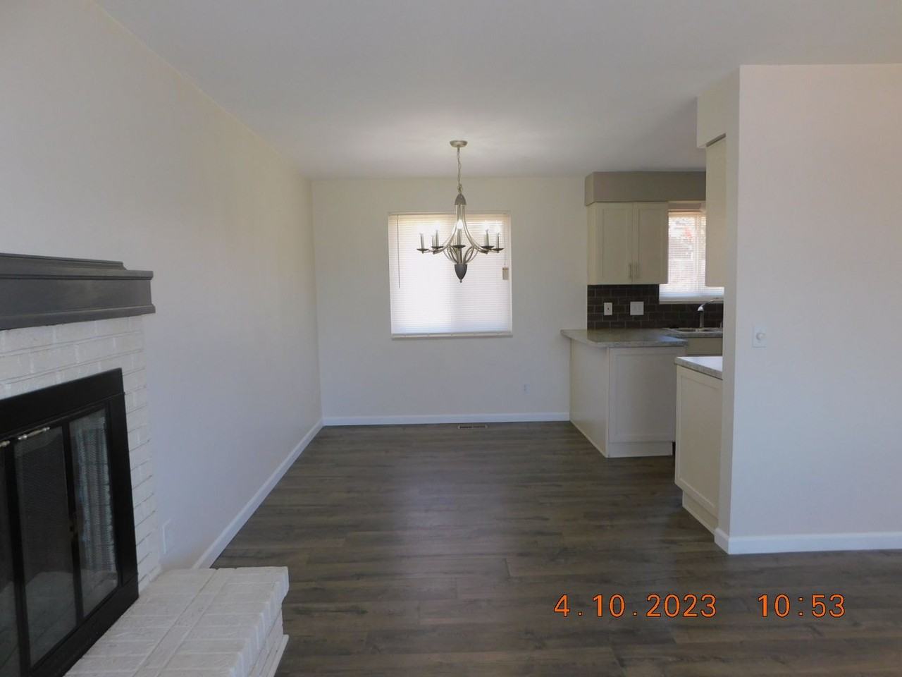 9439 W Burgundy Ave - Photo 6 of 22