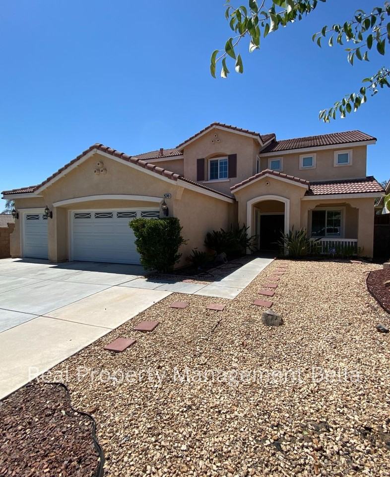 25249 Silverwood Ln - Photo 2 of 32