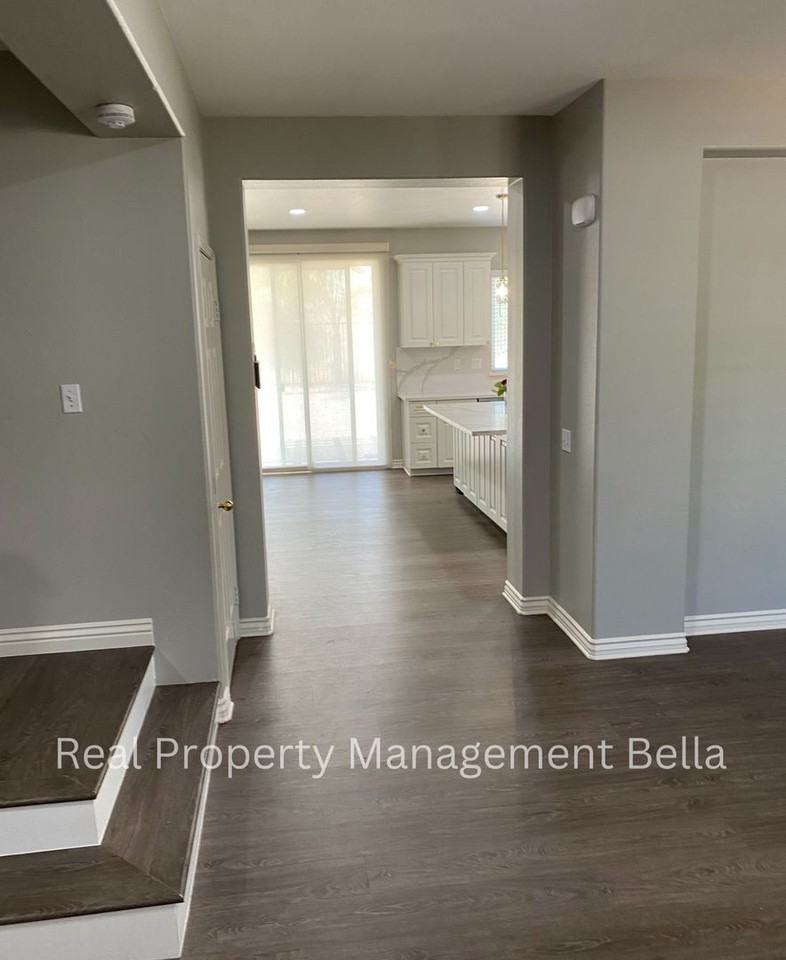 25249 Silverwood Ln - Photo 4 of 32
