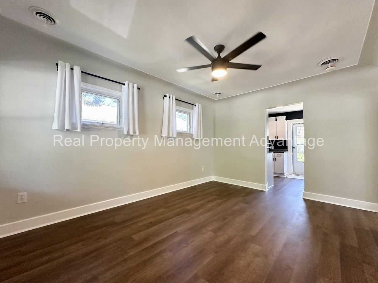 2128 Romeo St - Photo 5 of 23