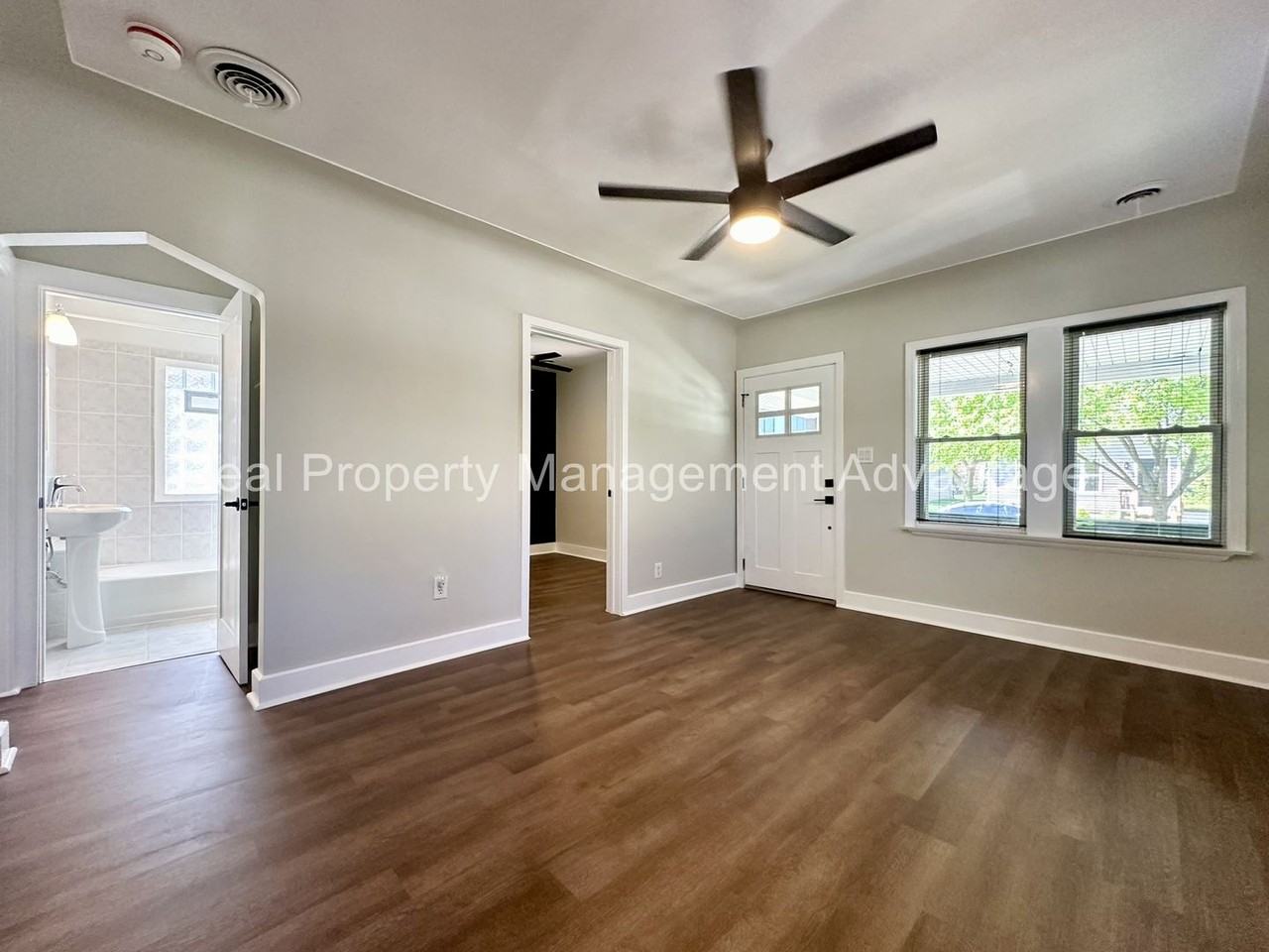 2128 Romeo St - Photo 6 of 23