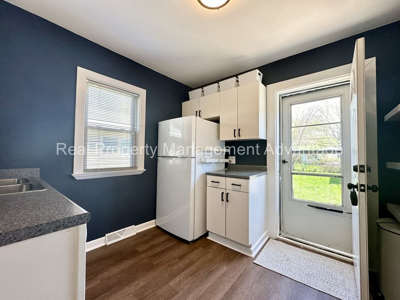 2128 Romeo St - Photo 7 of 23