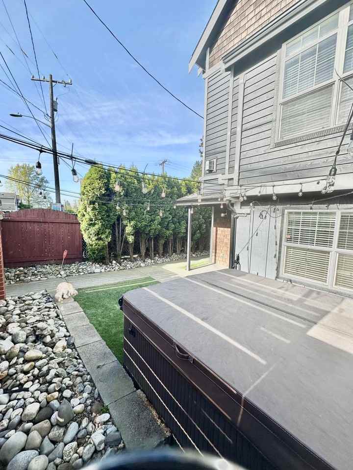 7807 12th Ave Ne #A - Photo 2 of 34