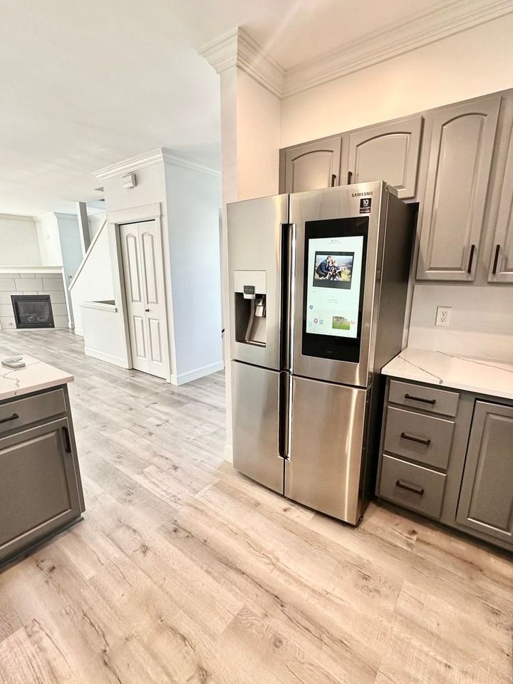 7807 12th Ave Ne #A - Photo 4 of 34