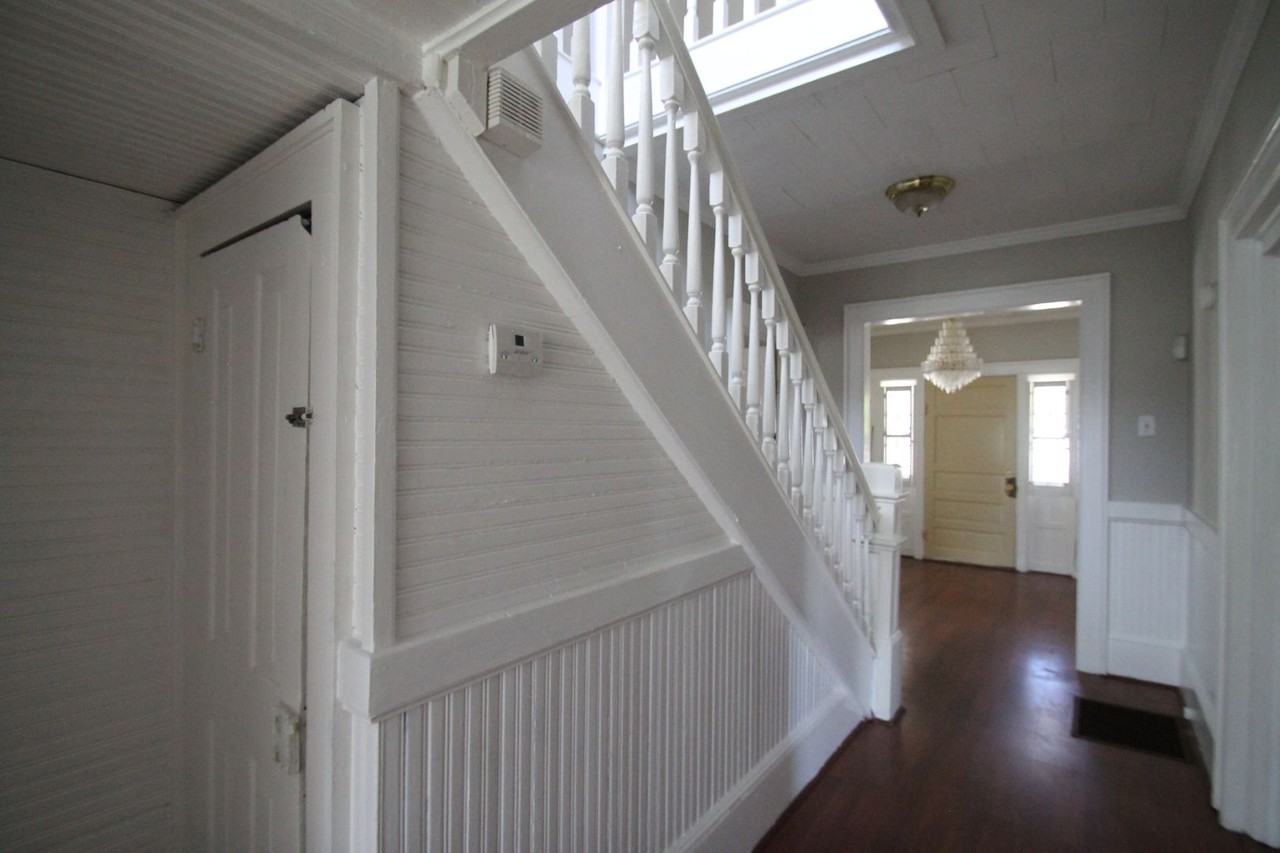 504 East Black Street - Photo 2 of 38