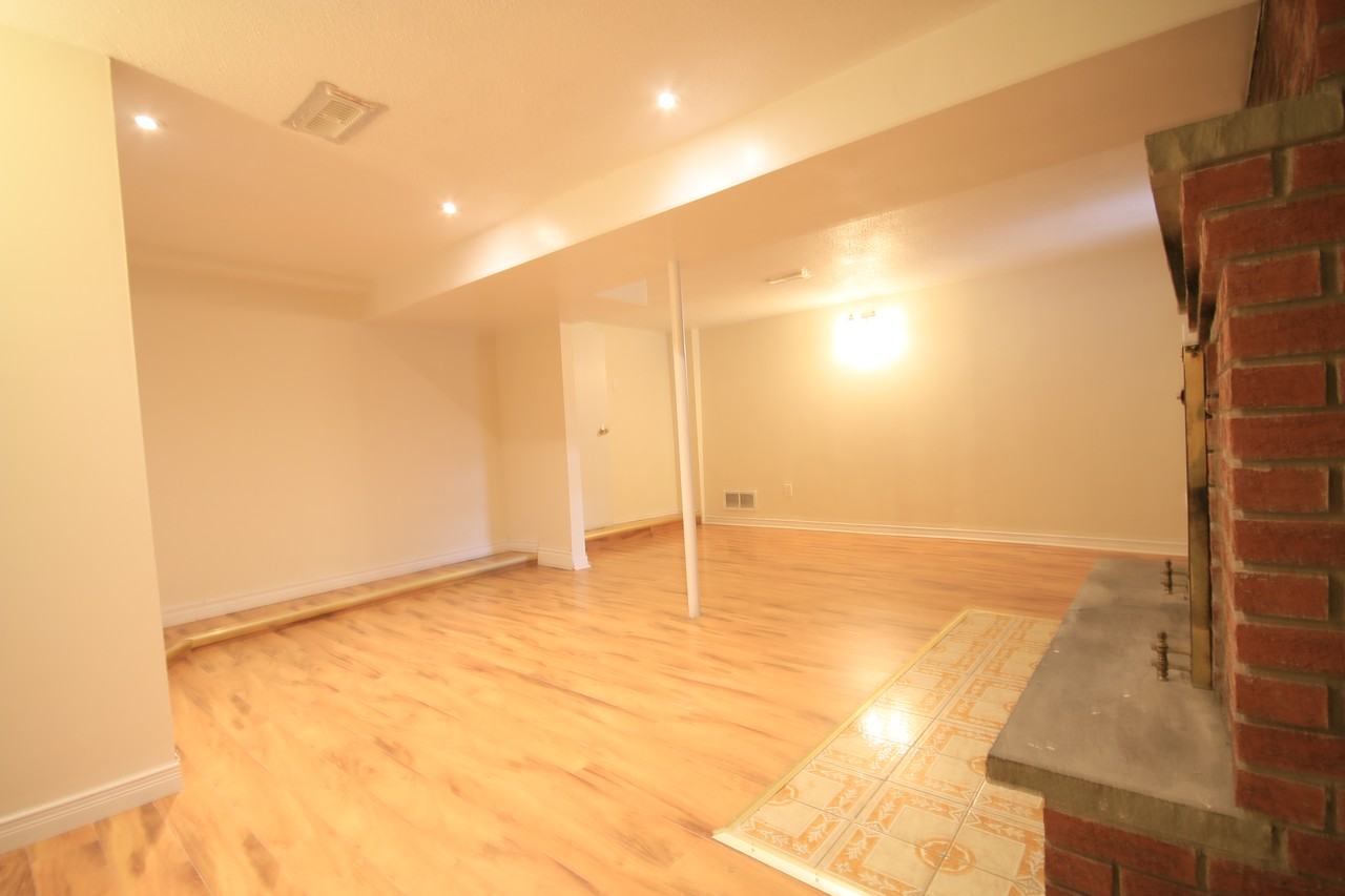 202 Glebemount Avenue - Photo 4 of 13