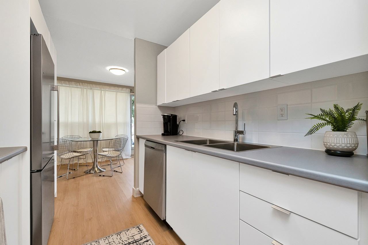 750 Wonderland Road South - Photo 2 of 30