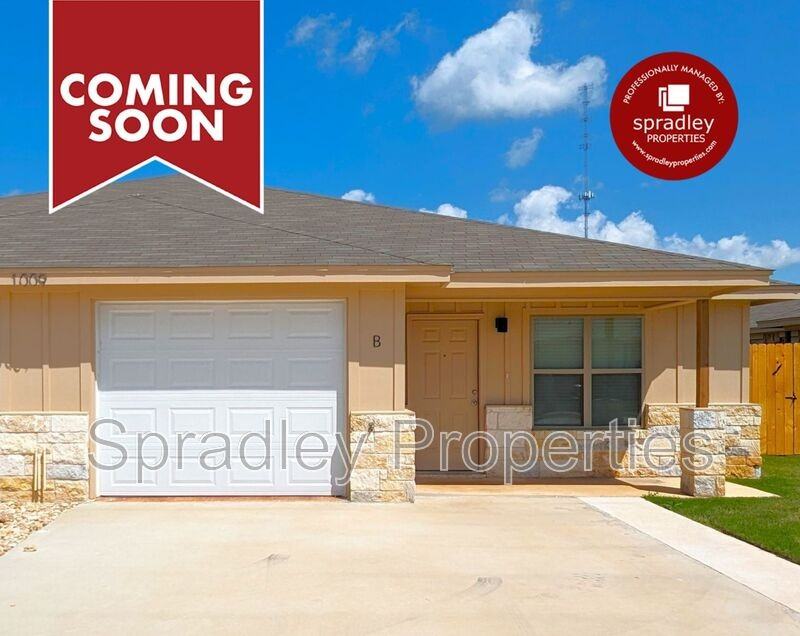 1009 Kerr Ct Apt B - Photo 2 of 11